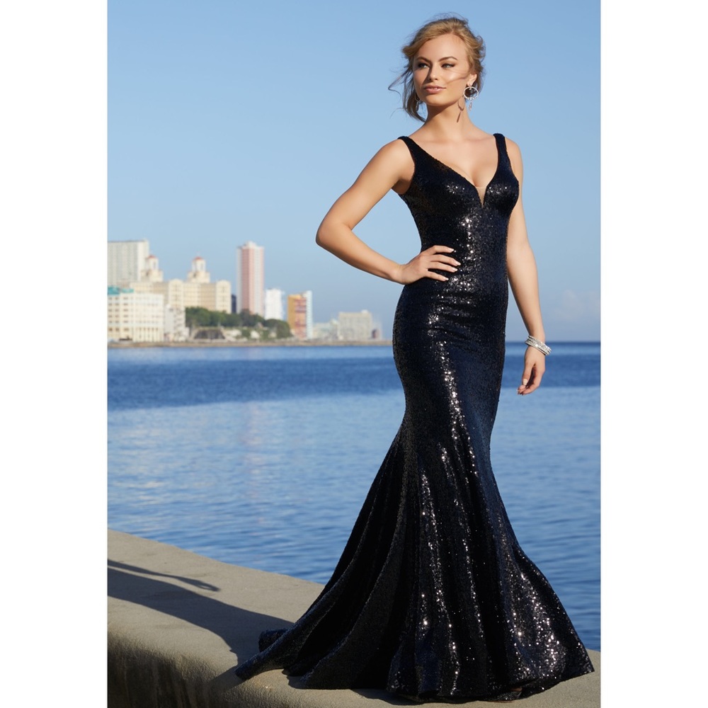 MORI LEE BLACK SEQUIN SZ 6